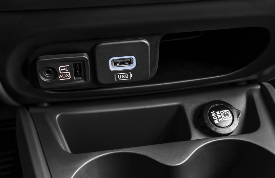 Детали интерьера Fiat Strada Hard Working CS (278) 2017 года  (фото 5 из 17)